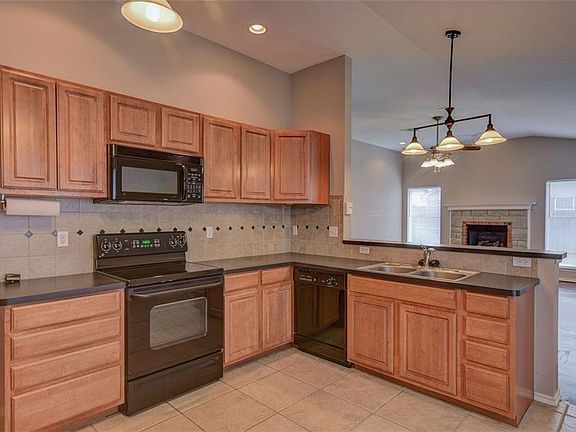 5th image of 2816 Edgemere Dr