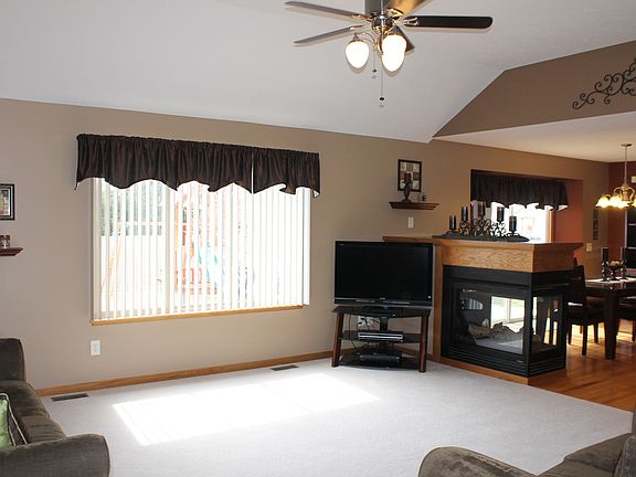 3rd image of 668 Joanie Ln