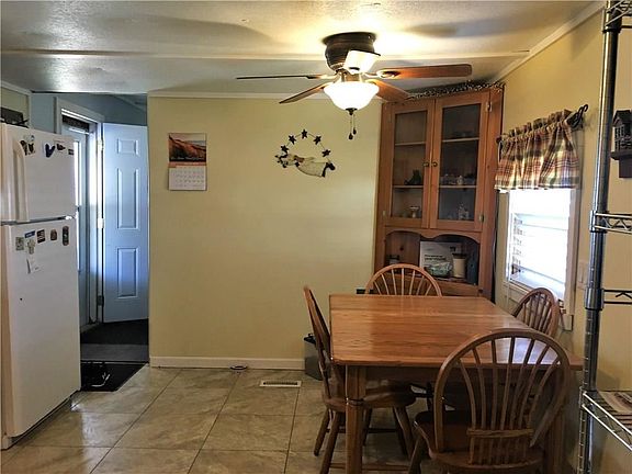4th image of 32 Alice Ln