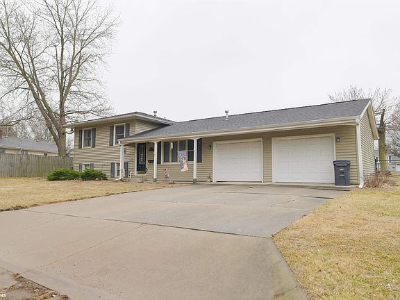 2nd image of 3309 Hillcrest Dr