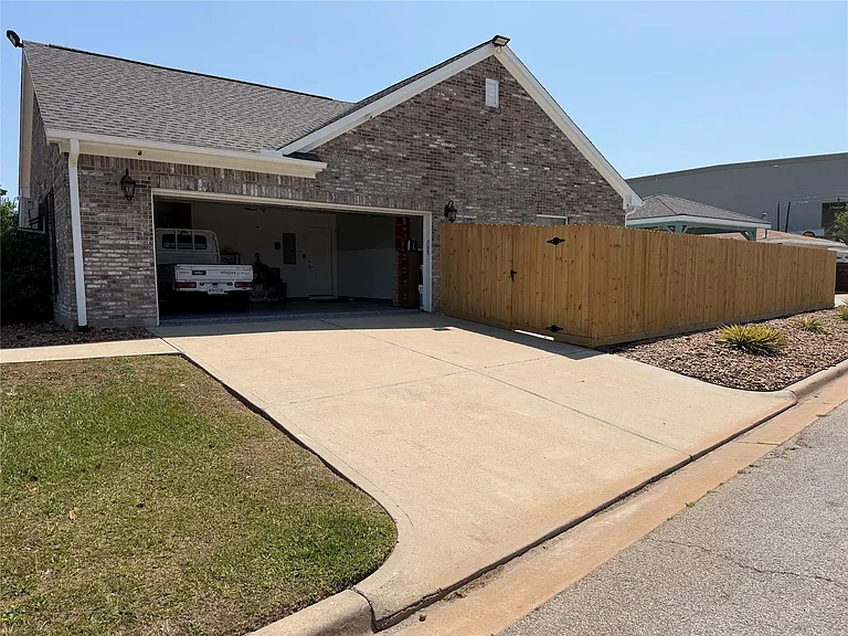 5525 Swan Dr — Photo 5