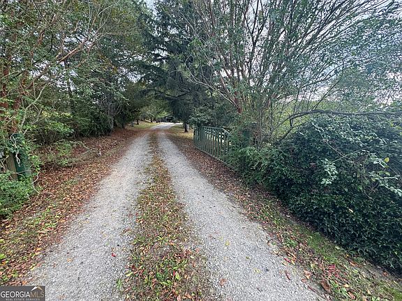 4th image of 1045 Pleasant Hill Rd