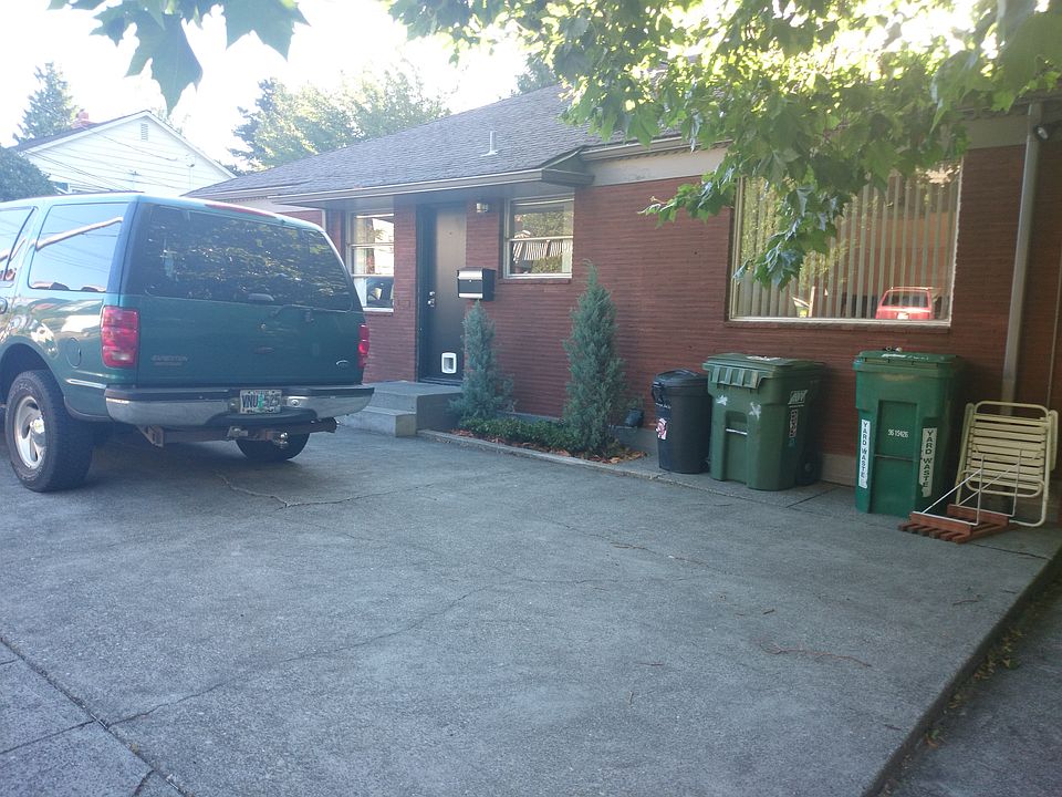 1st image of 2621 Thorndyke Ave W