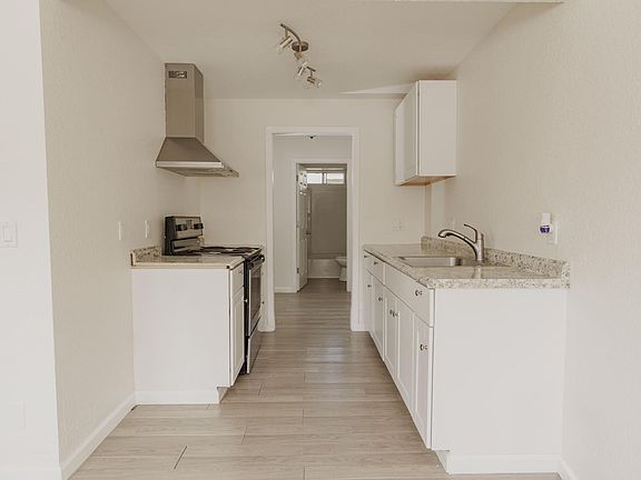 3rd image of 685 Vermont Ave #0