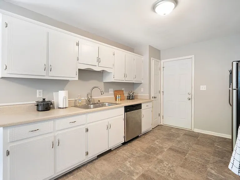 Sandpiper Dr — Photo 2