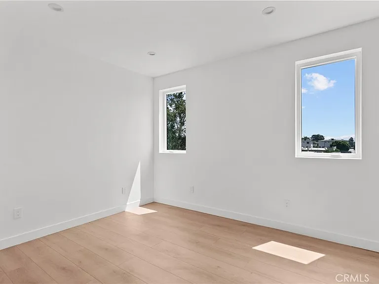 13944 Vanowen St — Photo 20