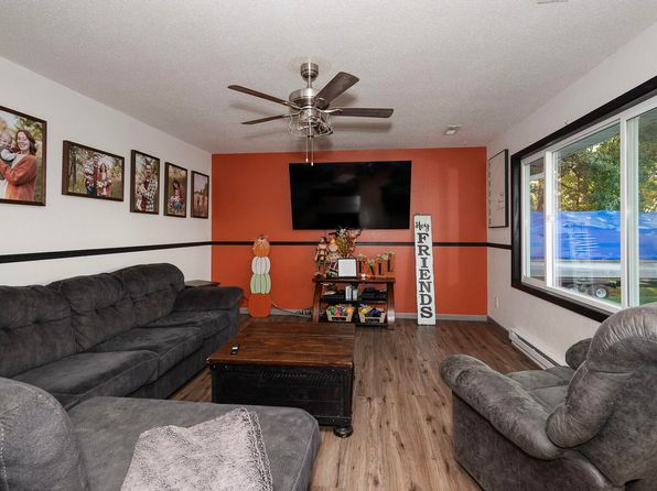 108 Miller Ave, Stanton, ND 58571