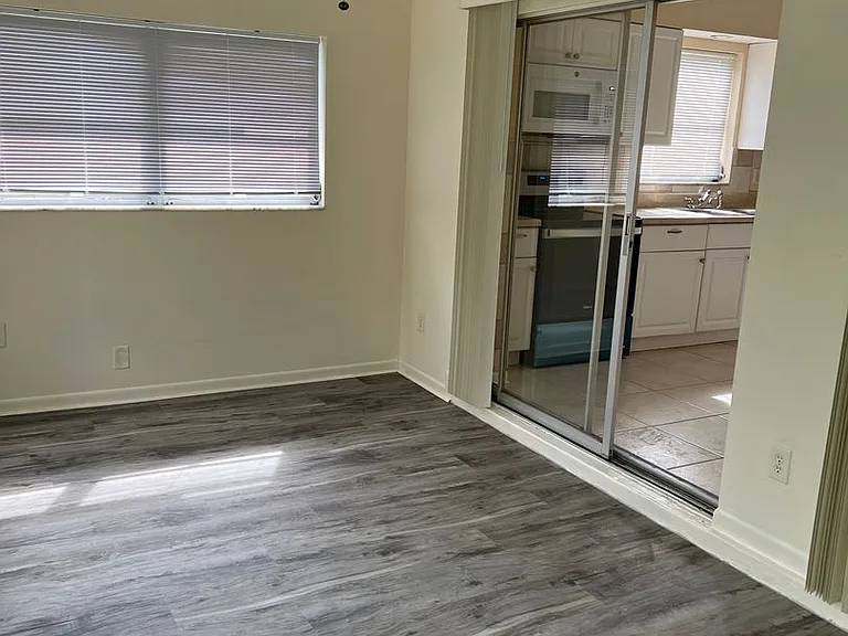 21310 Stillwater Ave — Photo 11