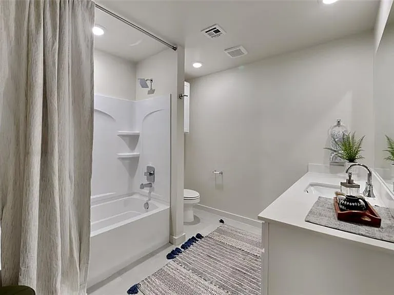8909 NW 109th Ln — Photo 15