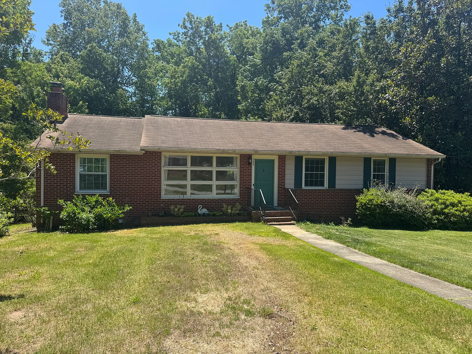 3 bed, 1456 sqft, $2,150 — Photo 2