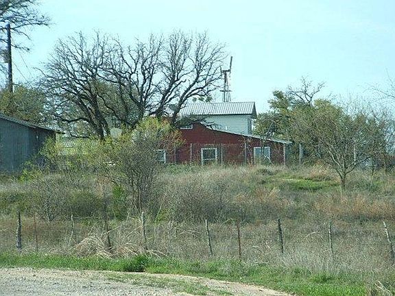 3rd image of 1400 County Road 250