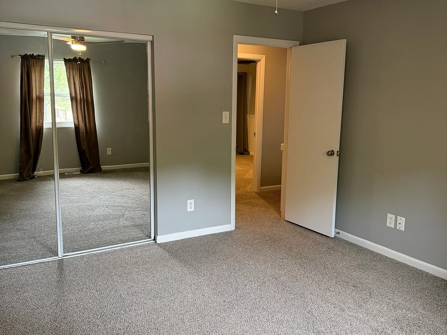 3 bed, 1392 sqft, $2,700 — Photo 2