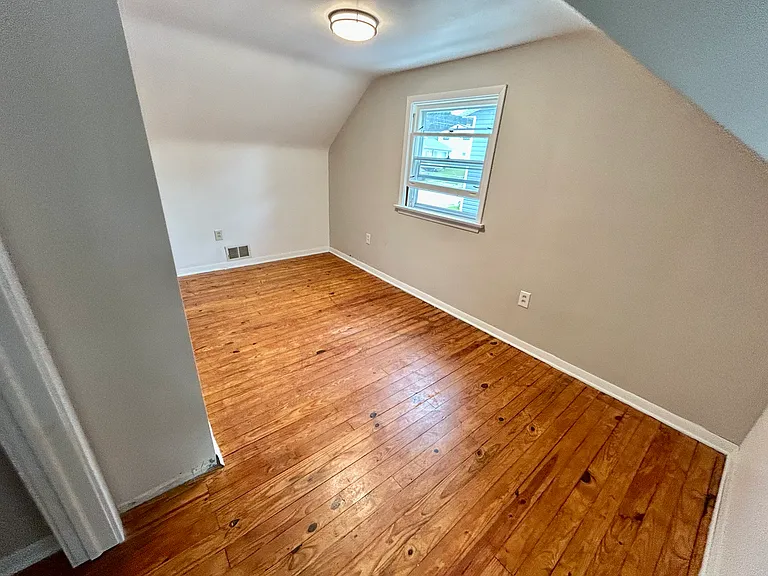 4104 Burton Ave — Photo 18