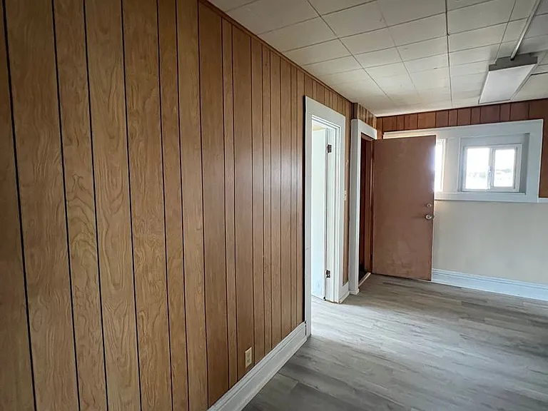 2129 Union Ave — Photo 2
