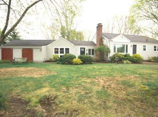 2 Pine Cone Dr, Barrington, RI 02806