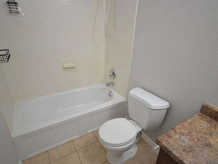 228 Falcon Ln — Photo 15