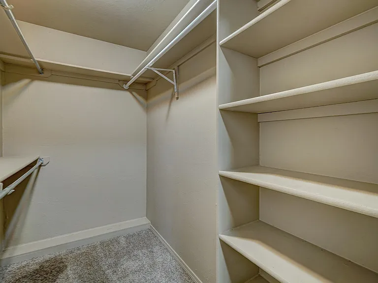 2733 Tealwood Dr — Photo 12