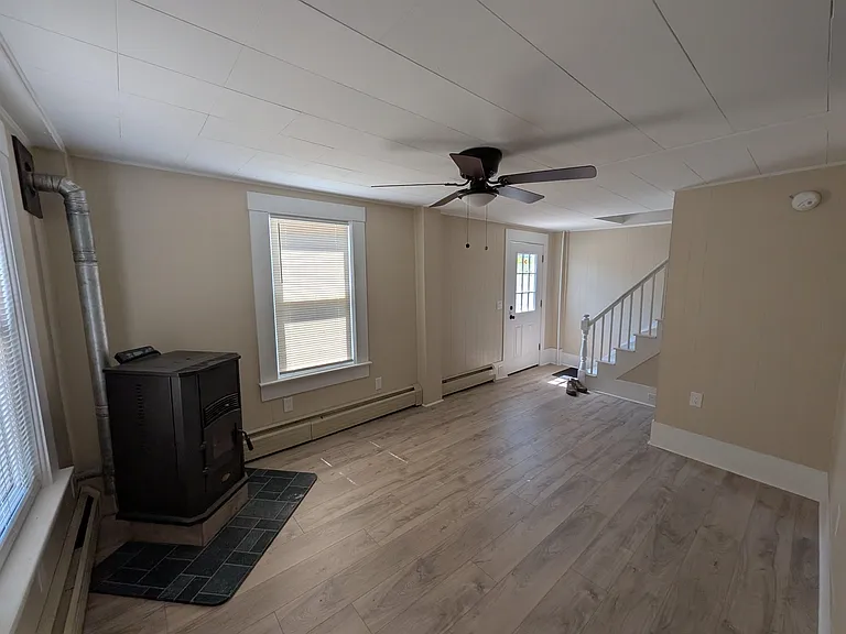61 Island St #1 — Photo 8