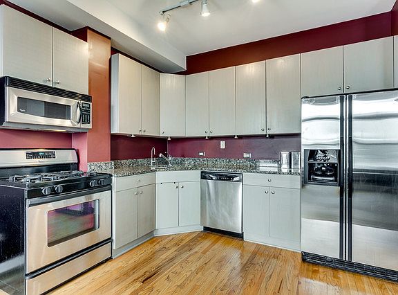 5th image of 1521 N Paulina St APT 4F