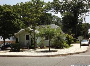 439 Lake Barnegat Dr, Forked River, NJ 08731