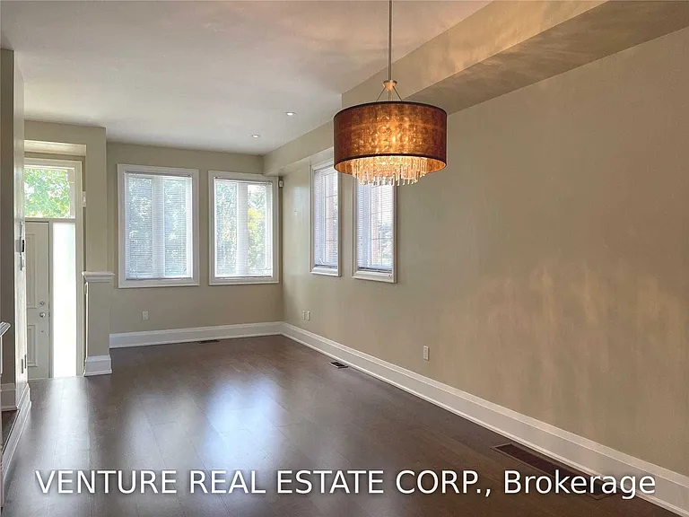 31 Ted Reeve Dr — Photo 6