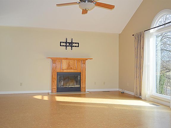 2nd image of 691 W Creek Dr