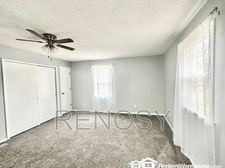 105 E 3rd Ave — Photo 26