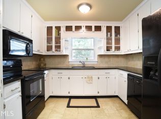 2704 Humphries St, East Pt, GA 30344