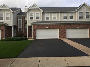 125 Chestnut Hills Cir, Burr Ridge, IL 60527