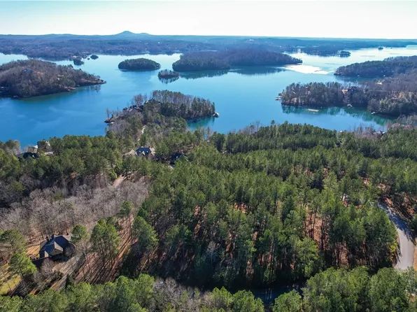 208 Bentwood Way, Salem, SC 29676