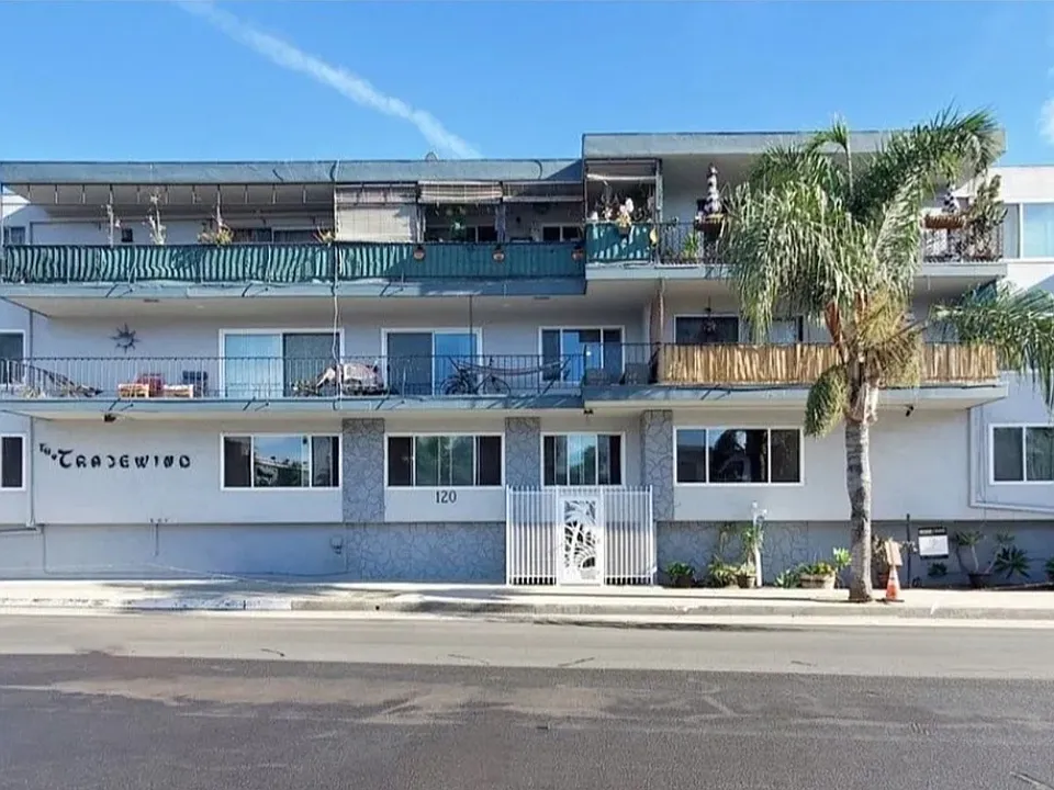 120 Alamitos Ave #8