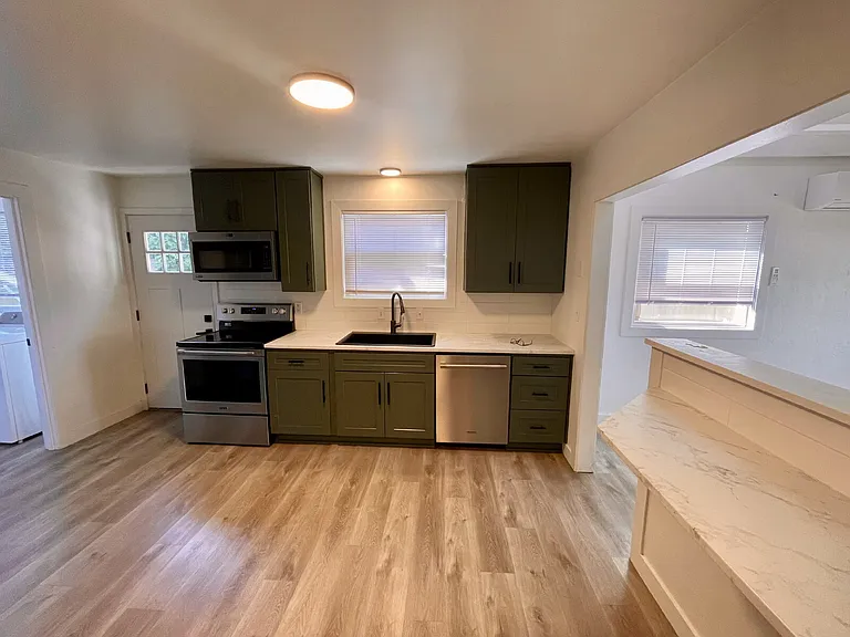 458 W 13th Ave #B — Photo 13