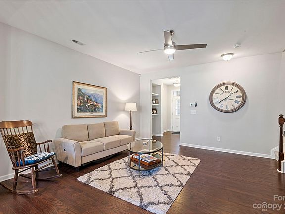 3rd image of 5639 Stonewells Dr