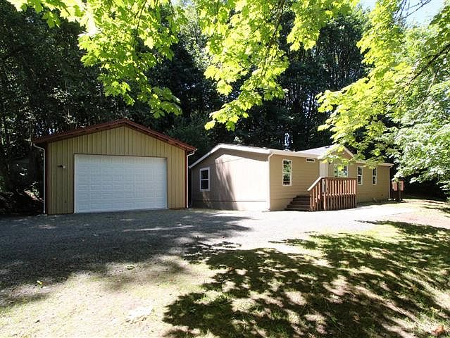 1st image of 209 Camelot Dr