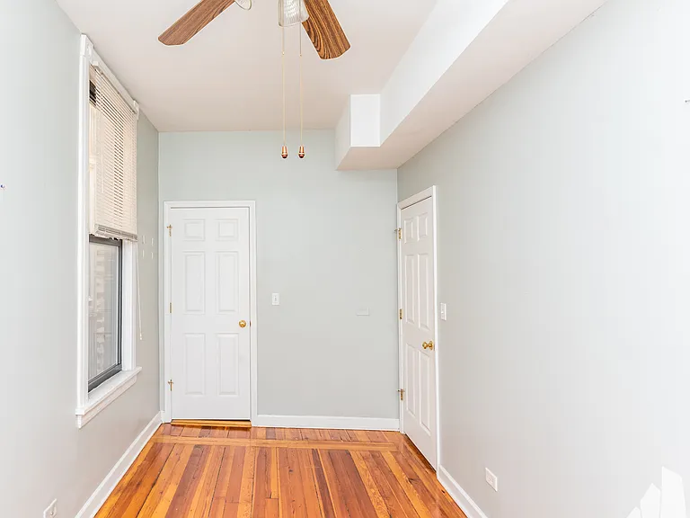 907 W Addison St #2 — Photo 20