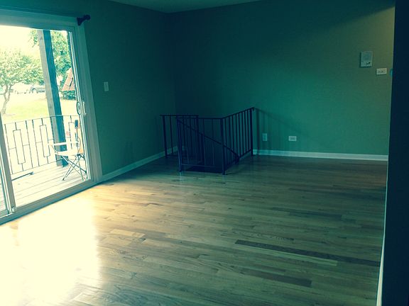 2nd image of 1410 Carriage Ln APT 2