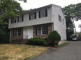 52 Arch St, Ramsey, NJ 07446