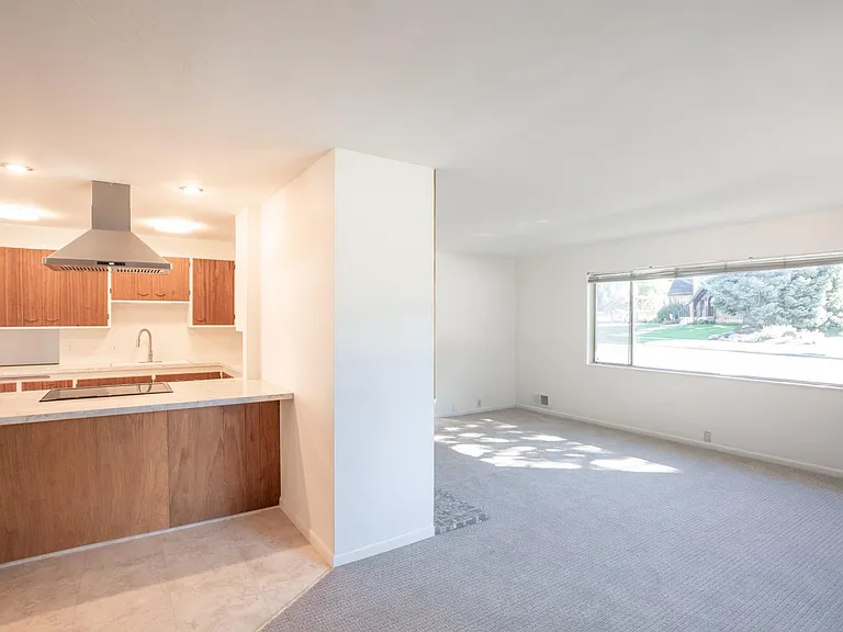 1634 S 2100 E — Photo 3