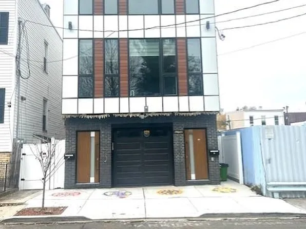 125 Collard Street image 1 of 18