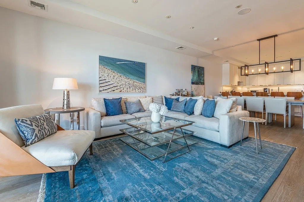 Sag Harbor Village, Chic Harbor Front Condominium — Photo 1