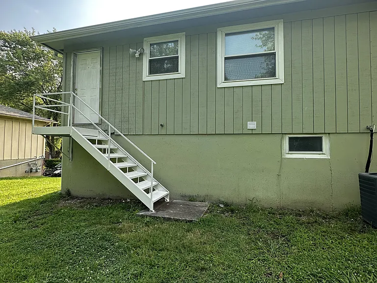 3235 N 84th Ter — Photo 31