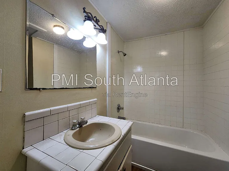 348 N 17th St — Photo 7