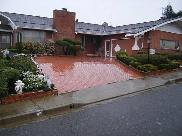 2030 Longview Dr photo 1