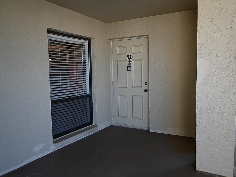 2700 Cove Cay Dr #5D — Photo 2