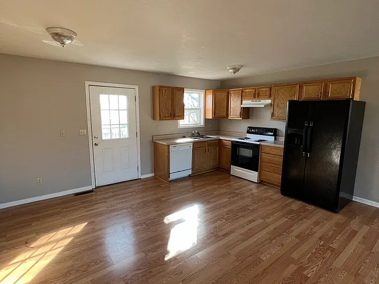 402 Panola Dr — Photo 4