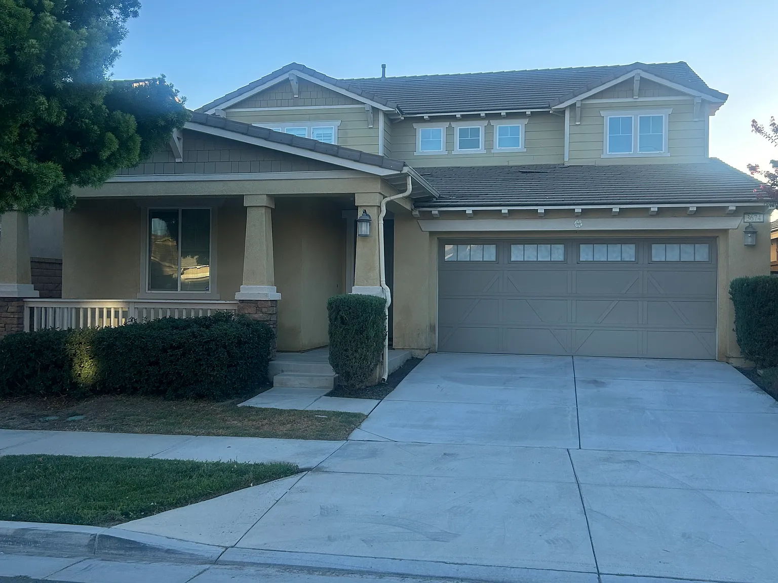 4 bed, 3.5 bath, 3217 sqft, $4,200 — Photo 1