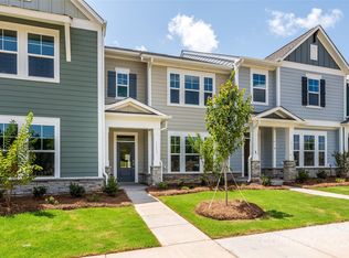 10033 Mamillion Dr, Huntersville, NC 28078