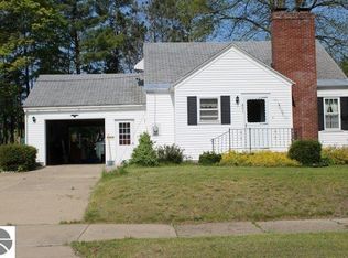 451 Colfax St, Cadillac, MI 49601