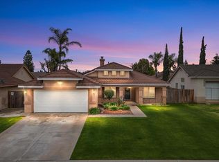 5915 Golden Sunset Ct, Bakersfield, CA 93313