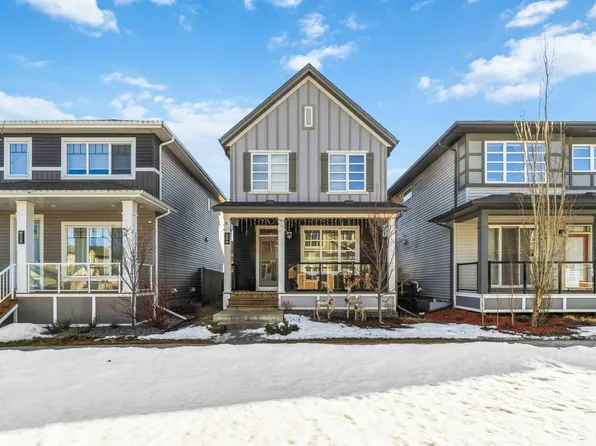 1908 25th St NW, Edmonton, AB T6T 2H7